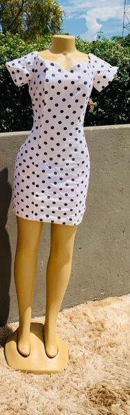 robe à pois-blanc