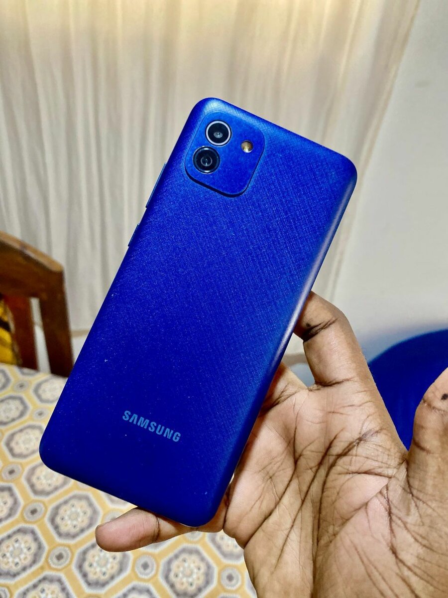 SAMSUNG GALAXY A03 AVEC RECONNAISSANCE FACIALE