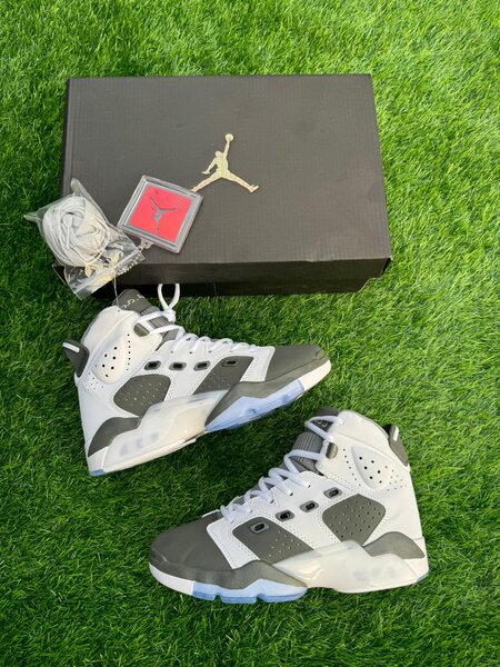 Jordan rétro 16