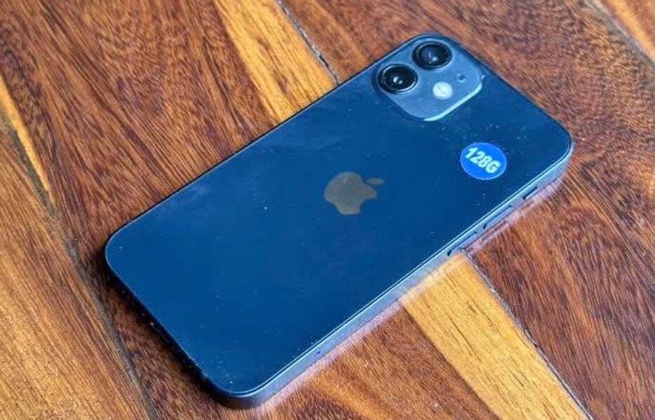 iPhone 12 simple