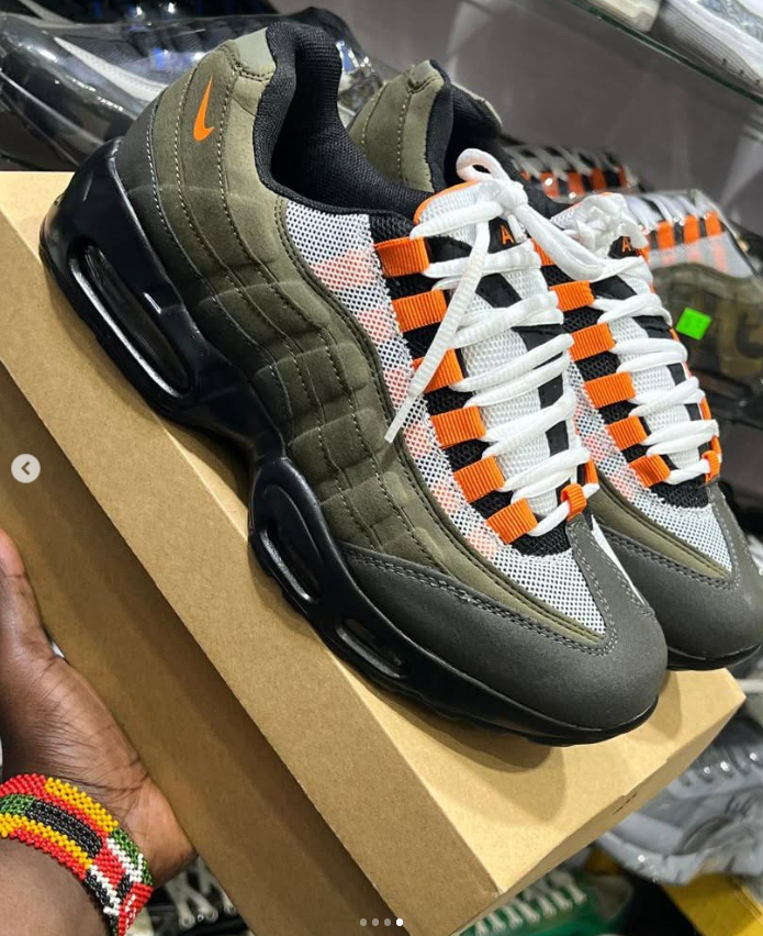 Men's sneaker