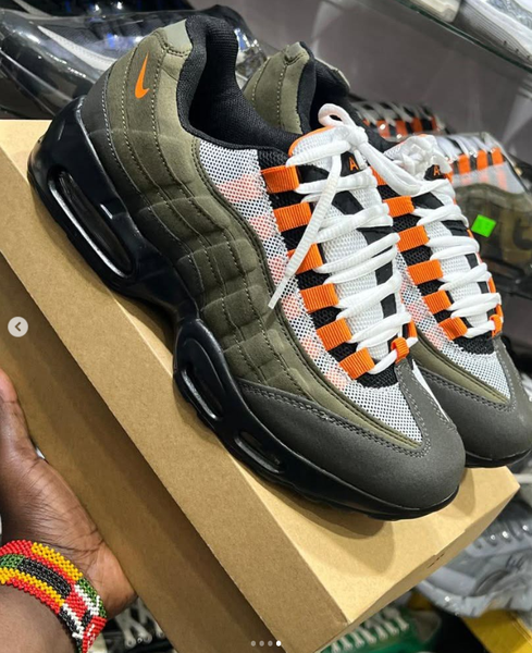 Men's sneaker