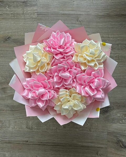 Dahlia bouquet