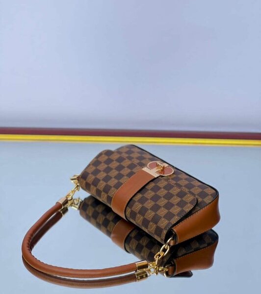 Ladies hand bag