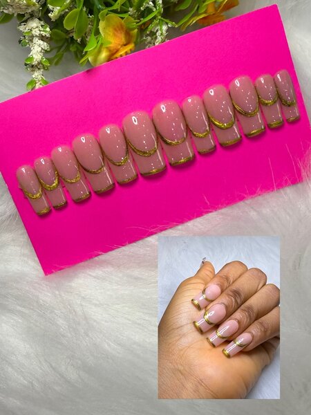 PRESS ON  NAILS