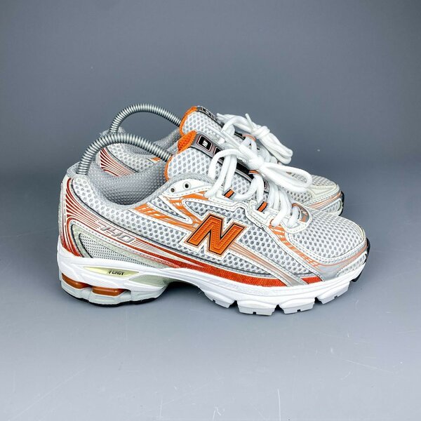 NEW BALANCE 740