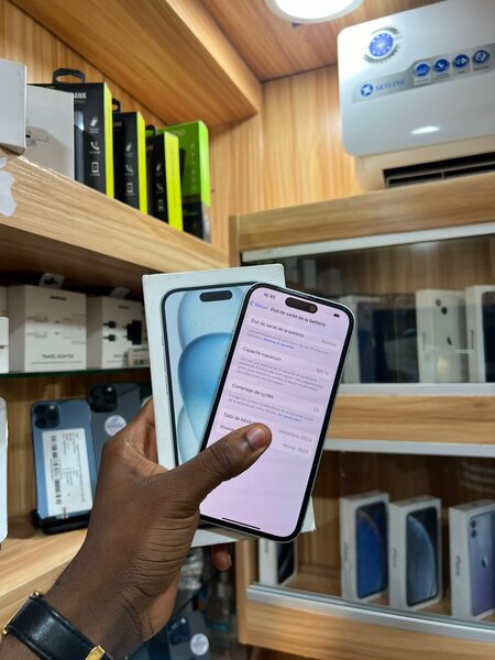IPHONE 15 SIMPLE