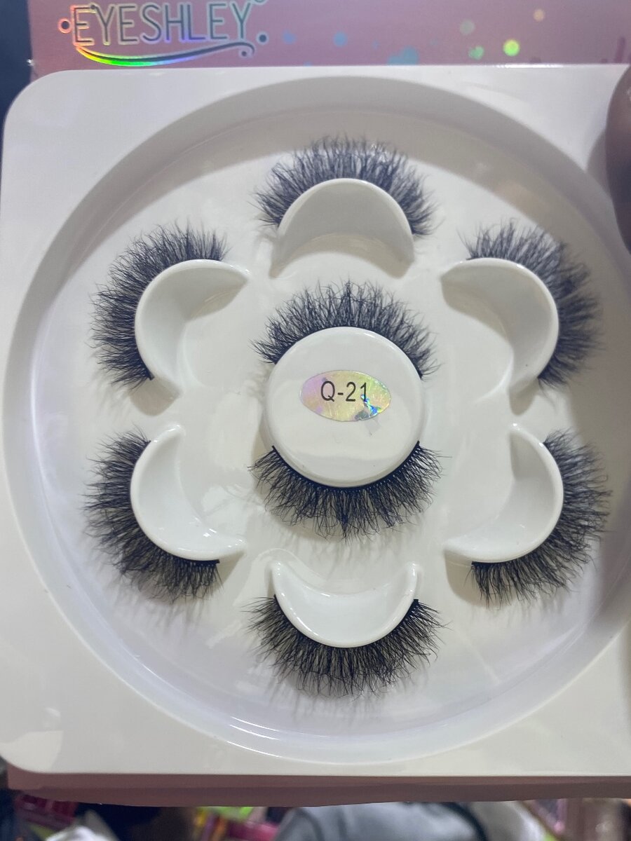 Faux cils