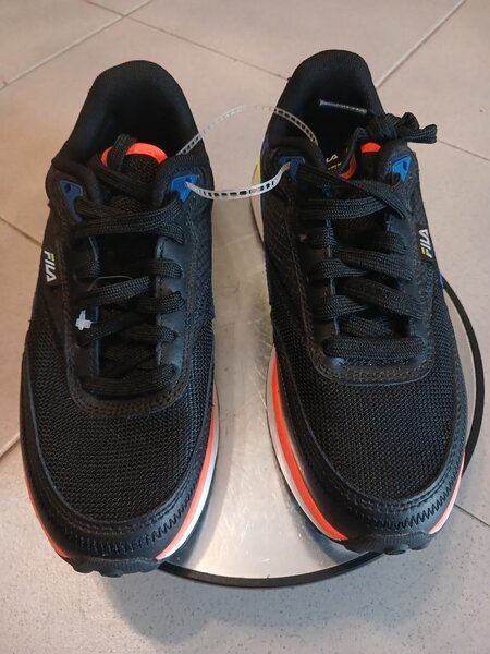 Chaussures de sport Fila colorées