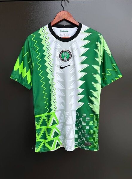 Maillot de football vert zigzag