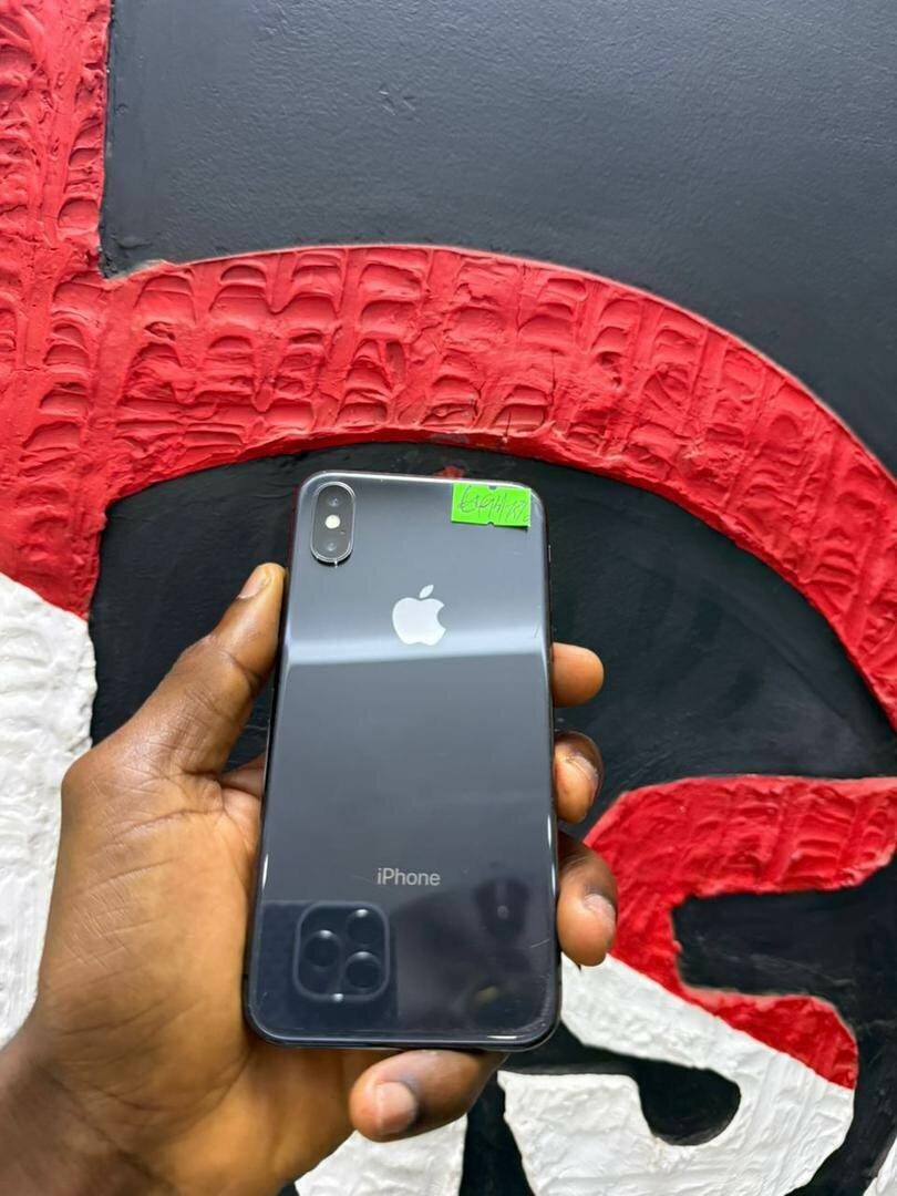 iPhone XS Max 64 Go Gris