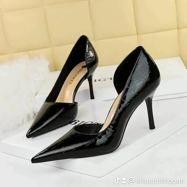 Ladies heel (full shoe)