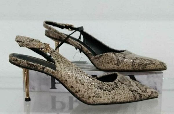 Kitten heels