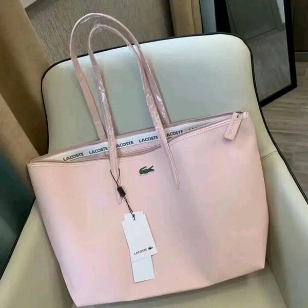 Sac fourre-tout Lacoste élégant