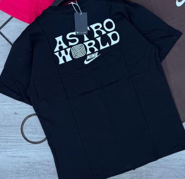 T-shirt black