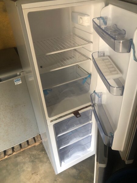 Réfrigérateur combiné moderne