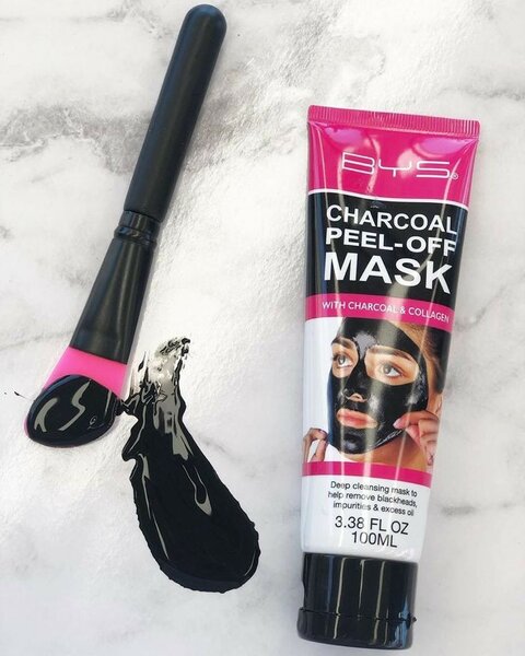 Masque noir visage