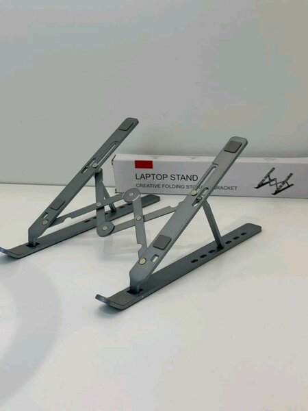 Laptop stand