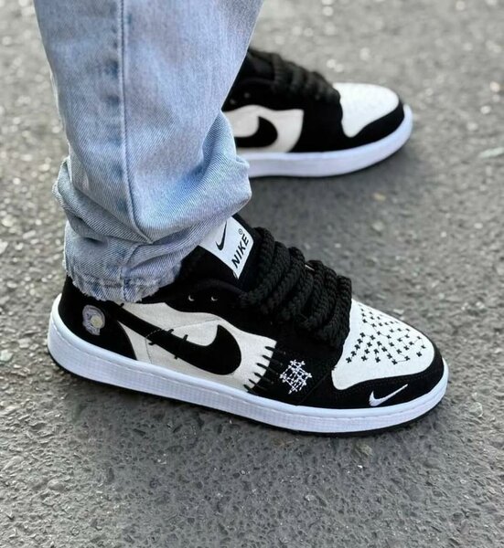 Sneakers noirs et blancs tendance