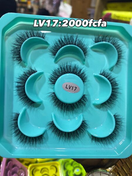 Faux cils