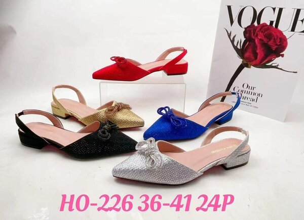 Flat heel sandals