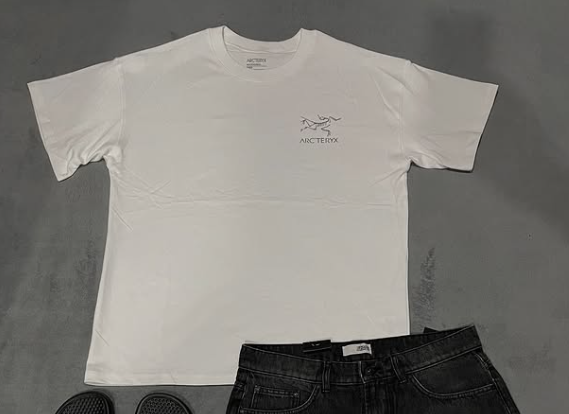 white t-shirt