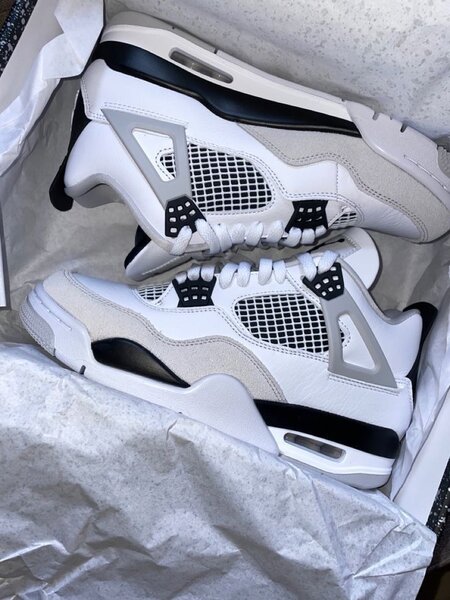 Jordan 4 Rétro