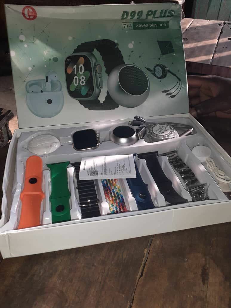 COFFRET MONTRE CONNECTÉE D99+