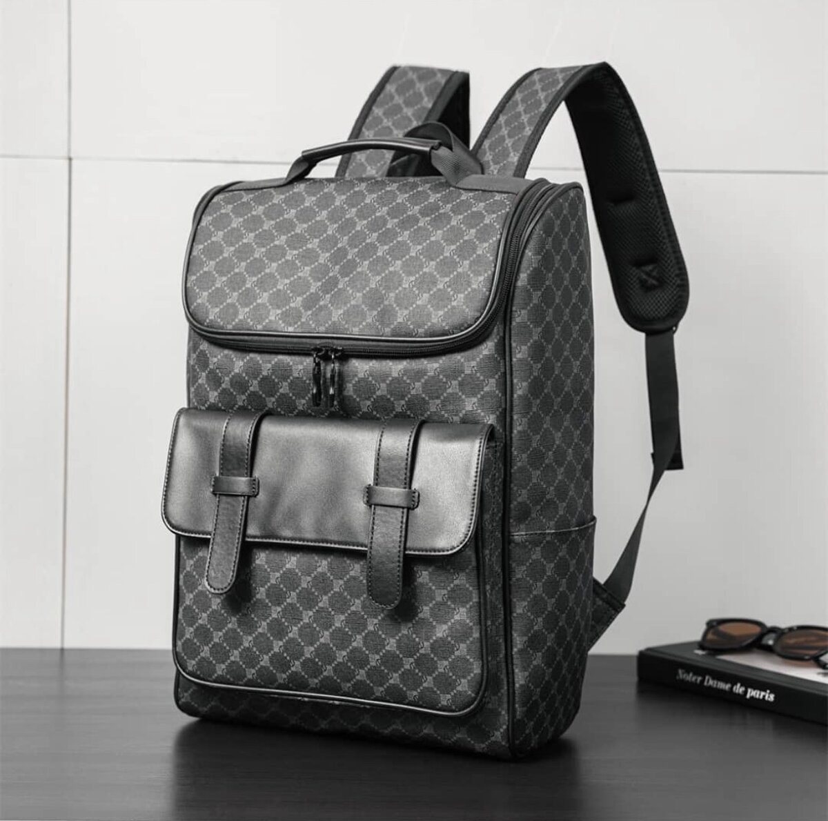 Sac à dos élégant en cuir