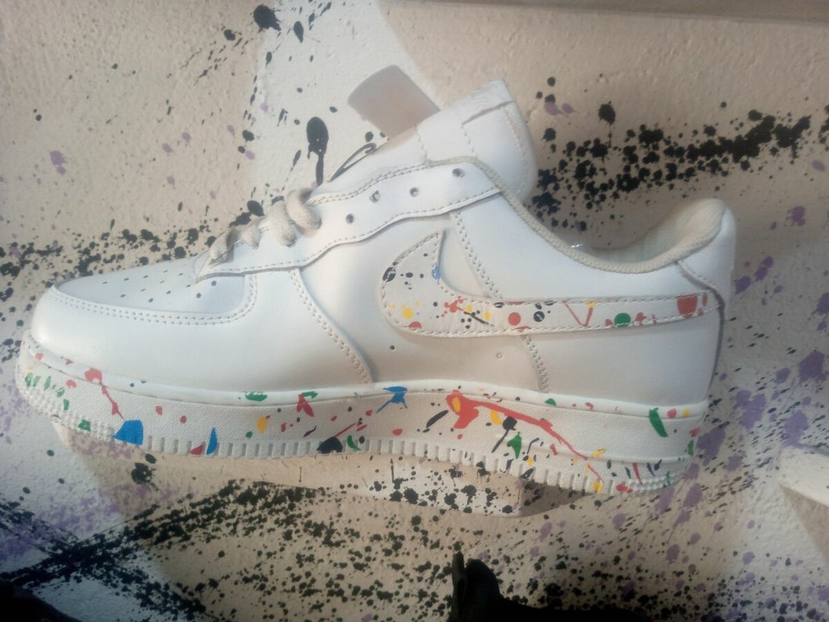 Sneakers
