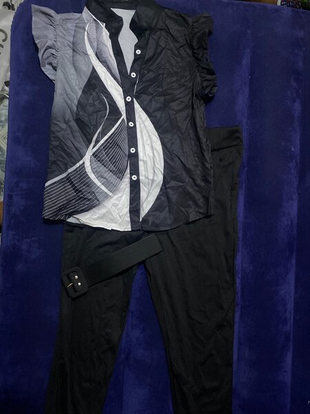 Ensemble chemisier et pantalon noir