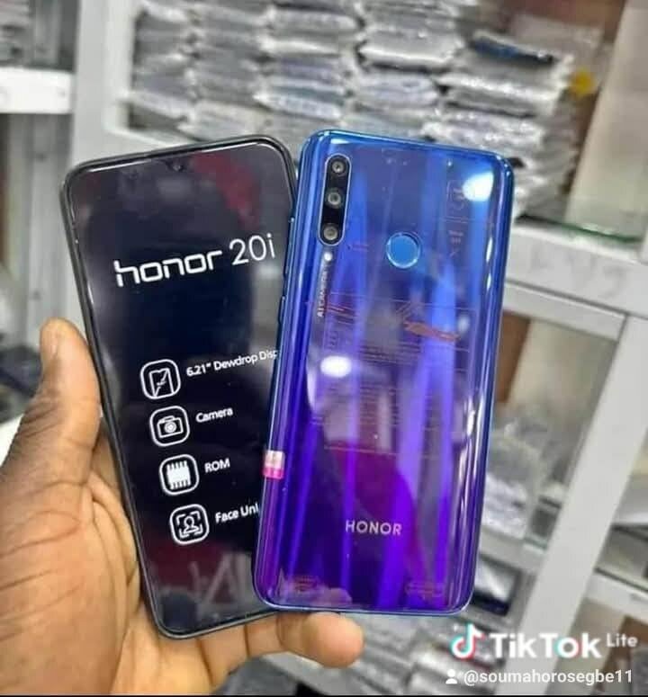 Huawei honor 20i  ROM 128GB RAM 6GB.