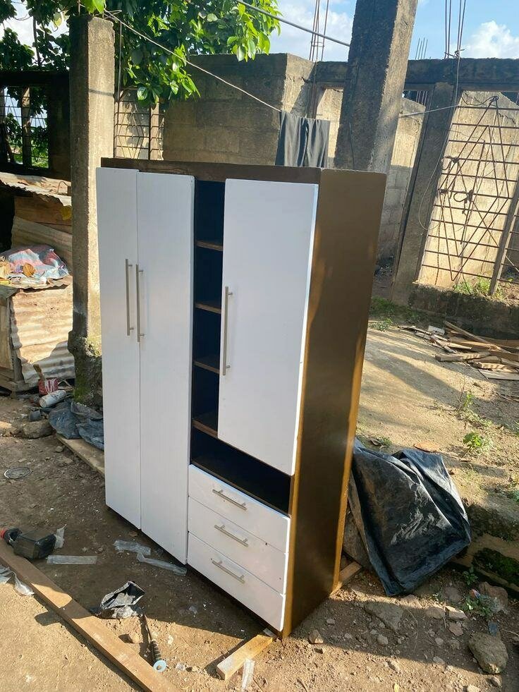 Armoire moderne en bois