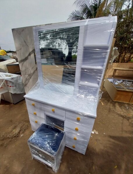 Dressing mirror