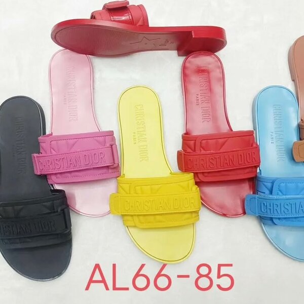 New stock slippers