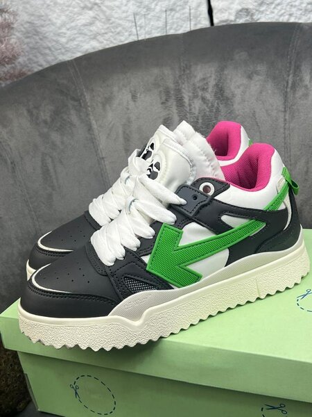 OFF WHITE