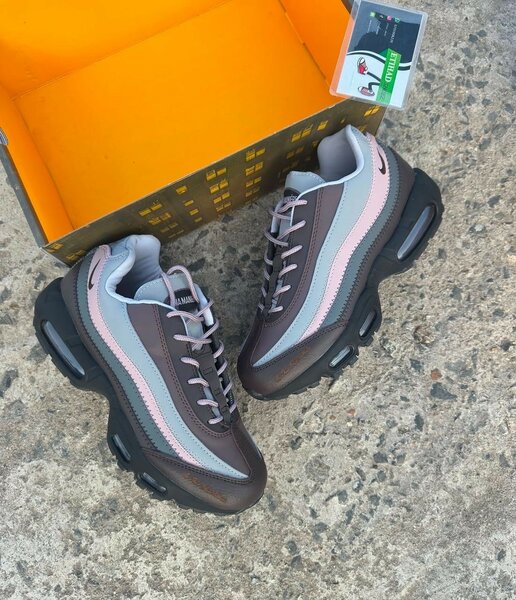 NIKE AIR CLASSIC