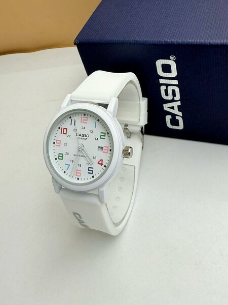Montre disponible ici