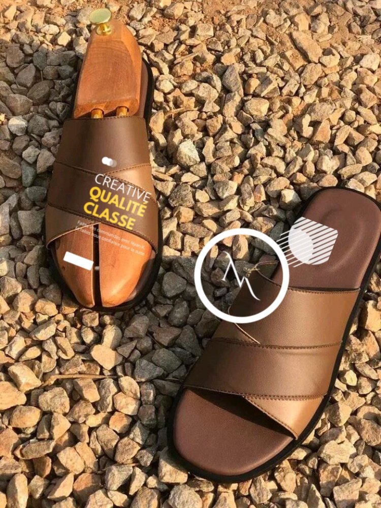 Sandale en cuire marron