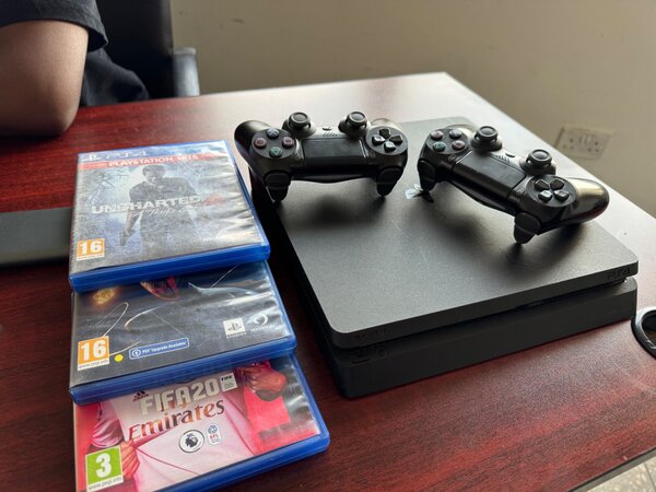 PS4 SLIM