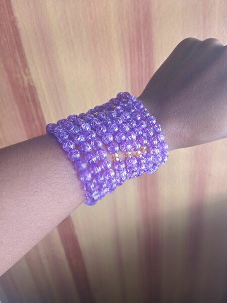 Bracelet en perles violettes