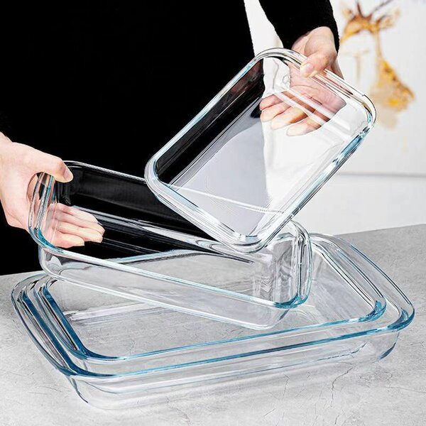 4 pieces glass ware