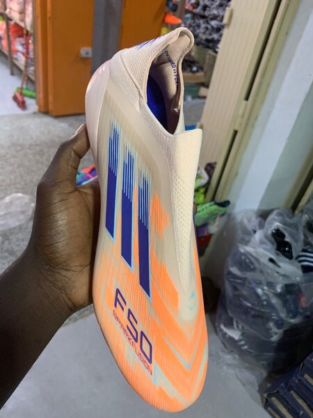 Chaussures de Football F50