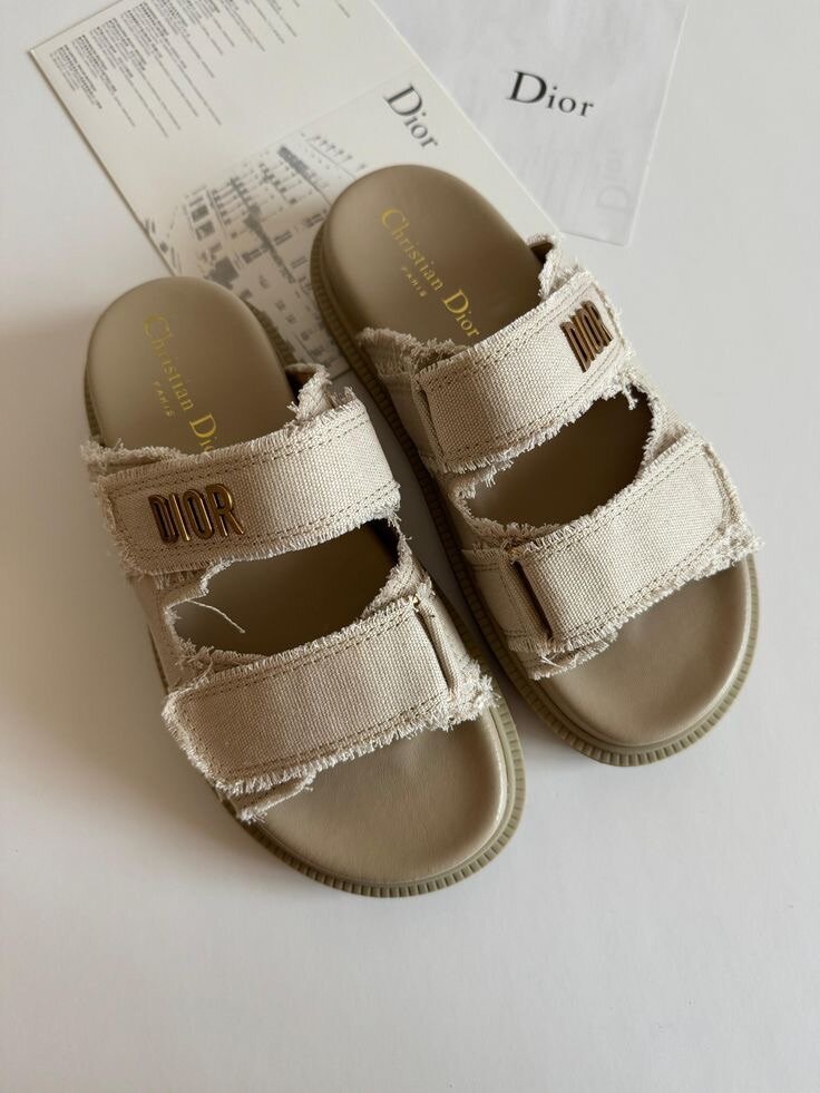 Ladies sandals