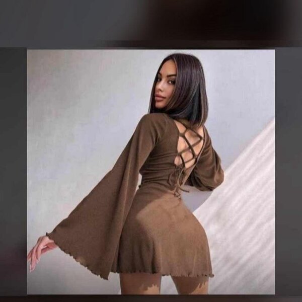 Robe confectionner disponible avec des rayure noir et blanc