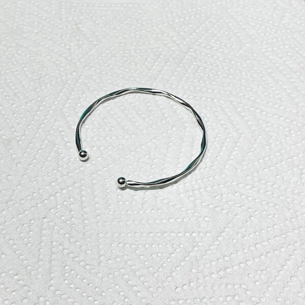 Twist bangles