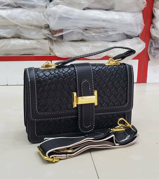 Medium hand bags