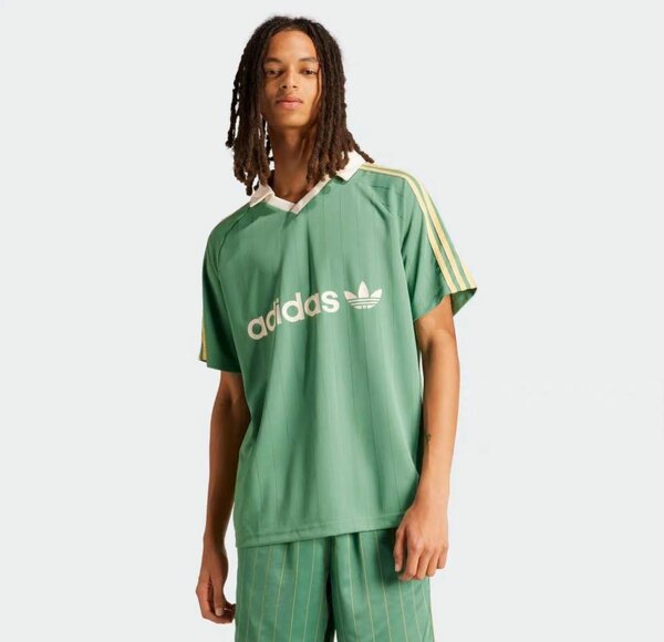 T-shirt adidas