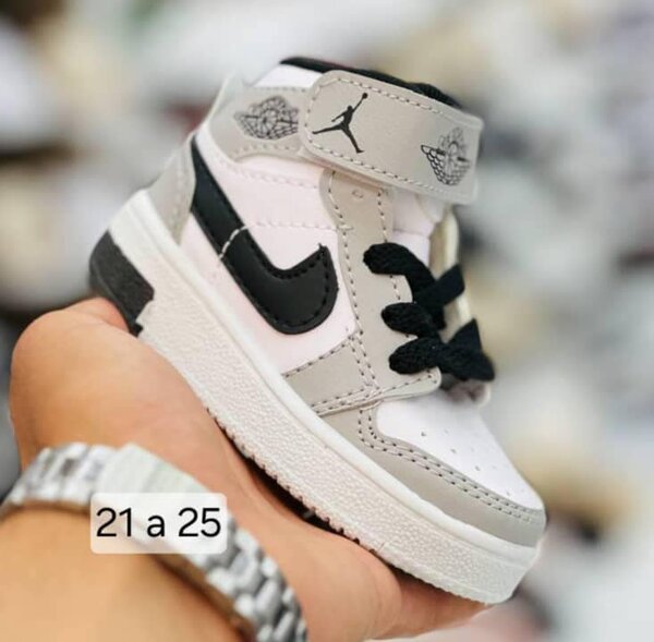 chaussures d'enfant