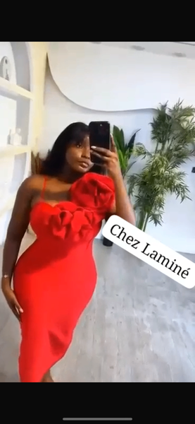 Jolie robe rouge sexy pour femme